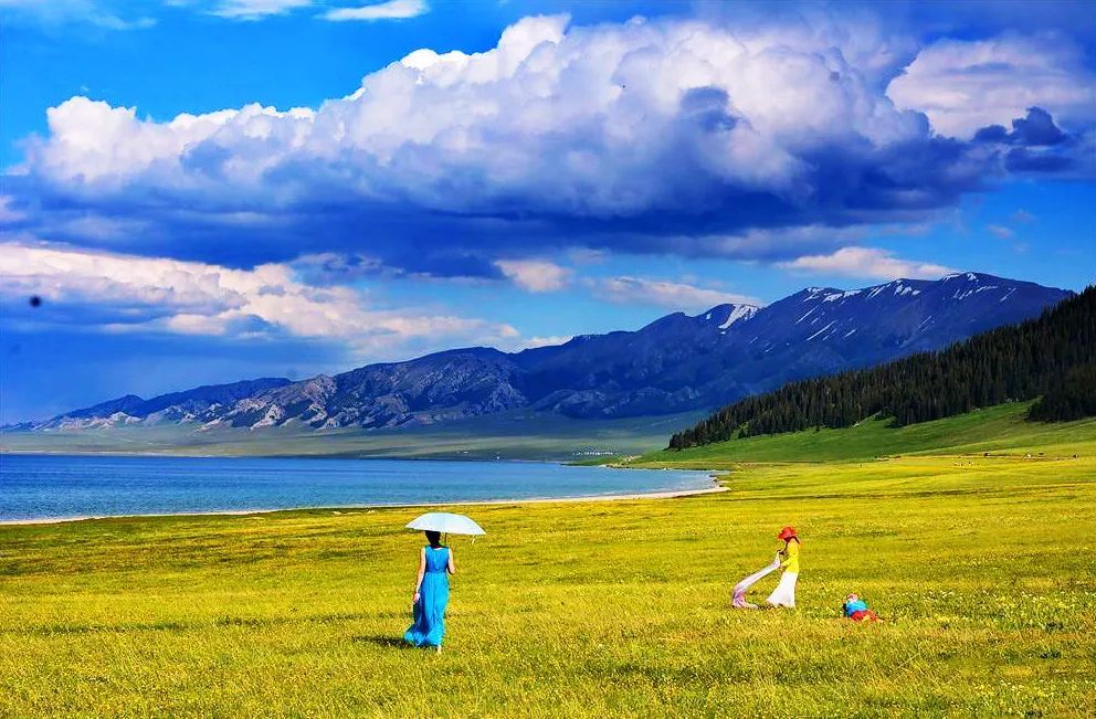 新疆,多元文化交融下的民族和谐共生示范区